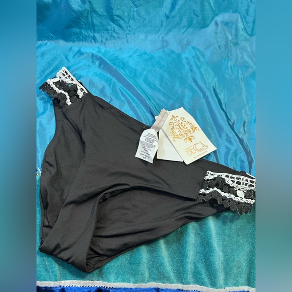 BECCA Bikini Bottom Women’s Small Avery Crochet Tab Side Hipster Swim Black S/P - Picture 2 of 14